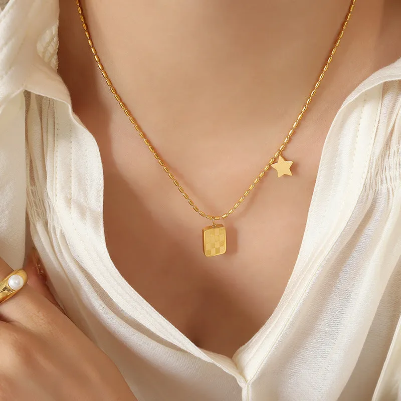 18K Gold Fashionable Simple Square Star Double Plate Design Pendant Necklace