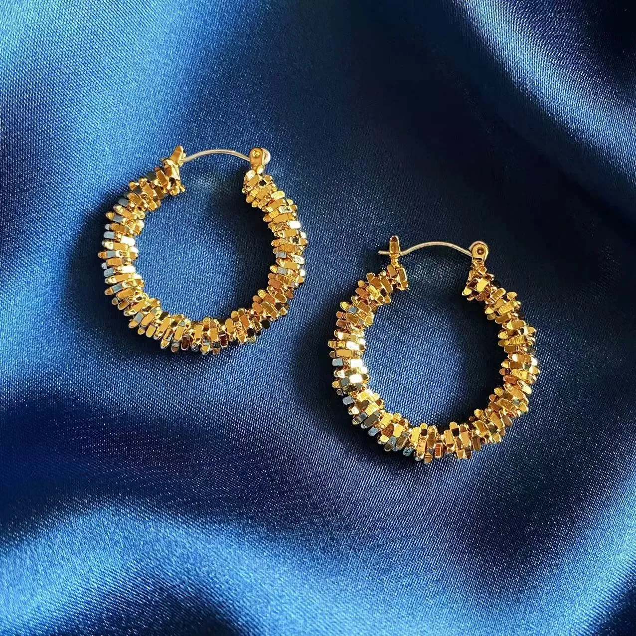 Accessible Luxury Fashion Exaggerated Broken Gold Hoop Elegant Earrings