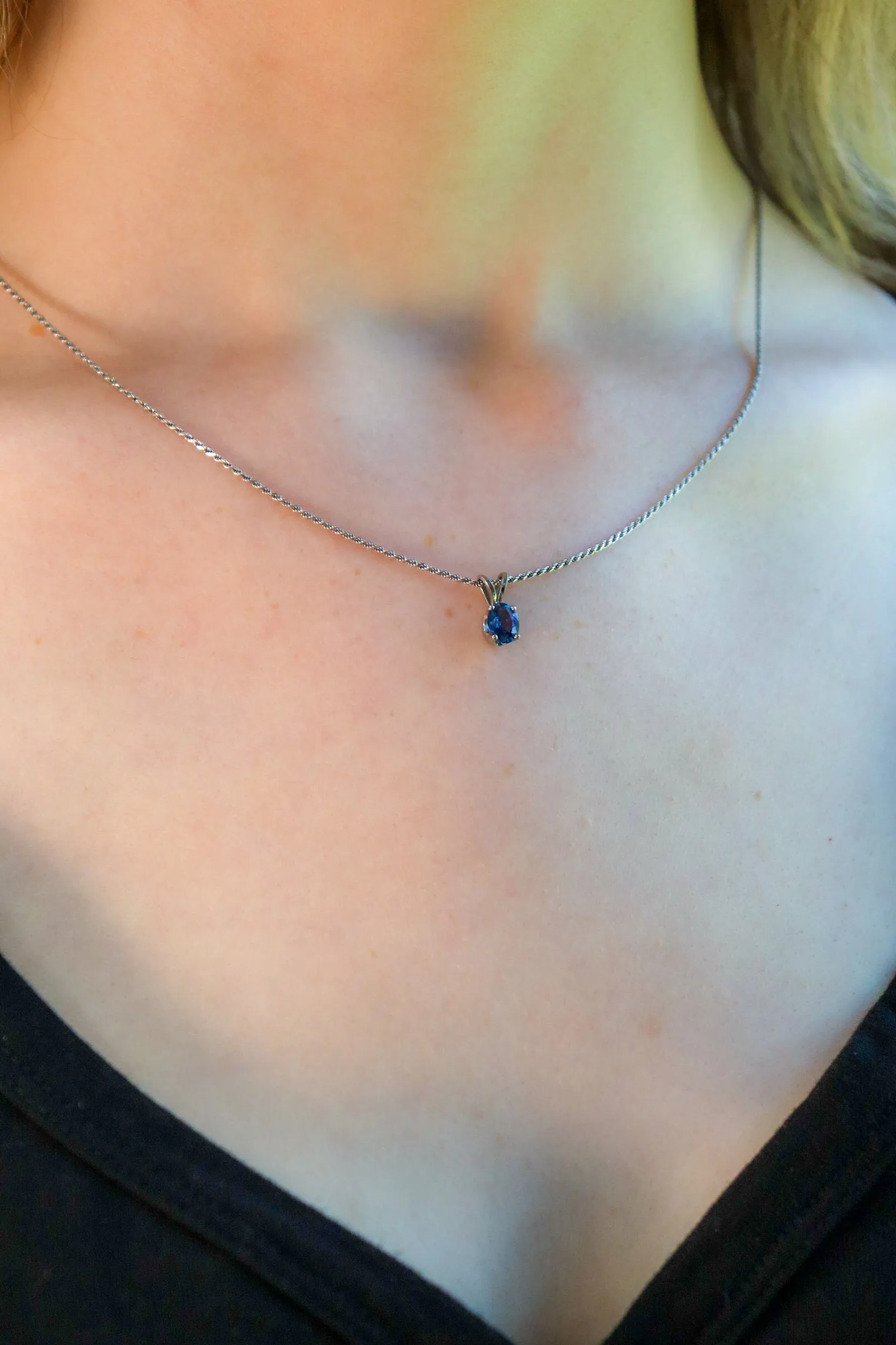 Classic Oval Solitare Yogo Sapphire Necklace