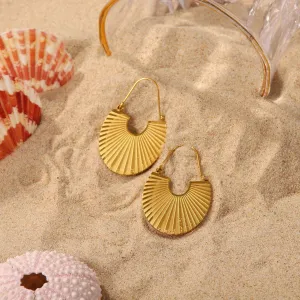 E12.18K Gold Scalloped Rib Earrings Scandinavian Designer Earrings