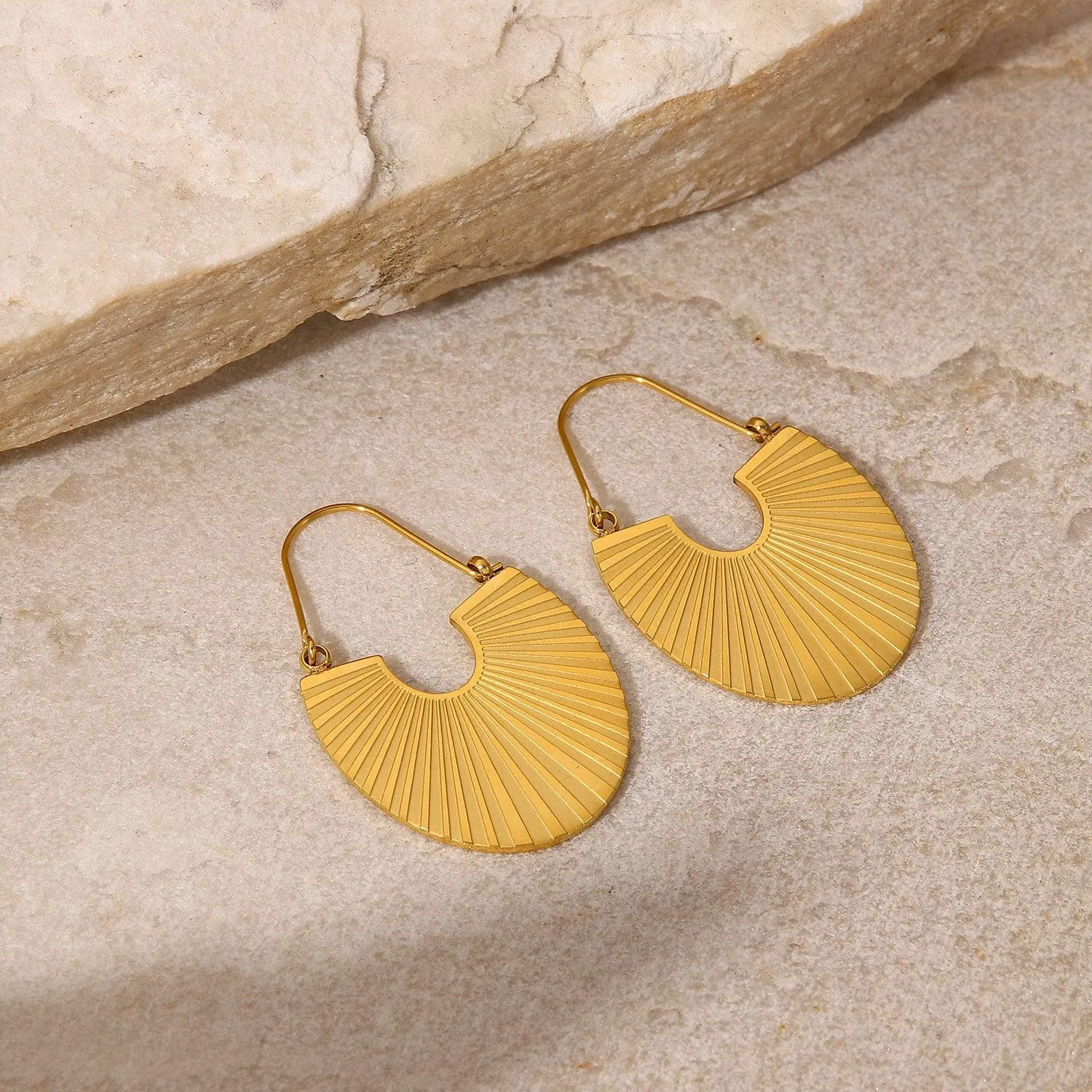 E12.18K Gold Scalloped Rib Earrings Scandinavian Designer Earrings