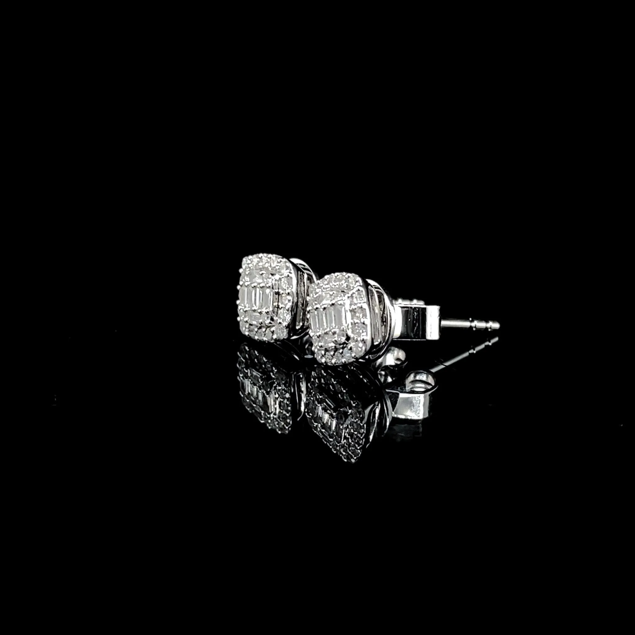 #LVNA2024 | Classic Square Paved Diamond Earrings 18kt