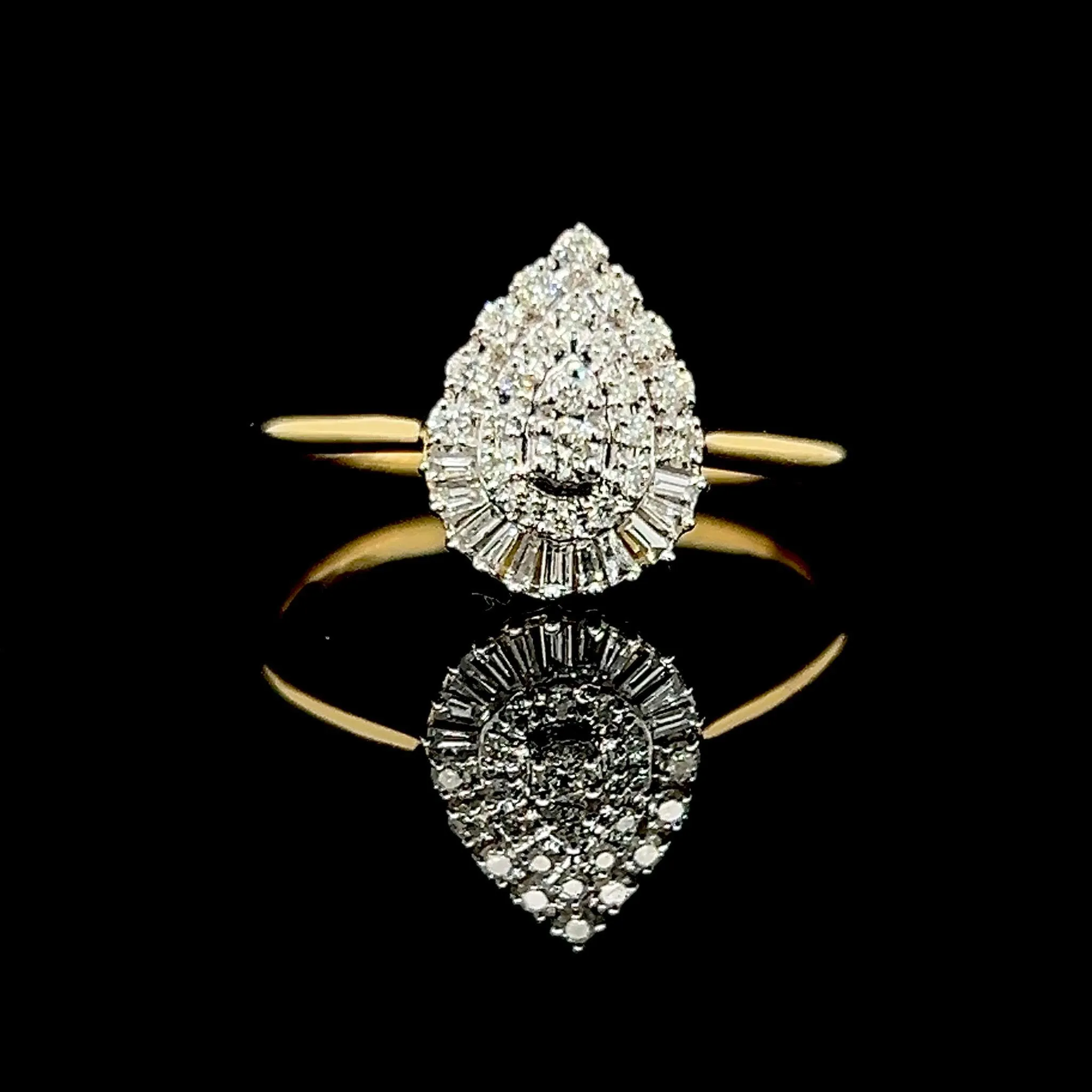 #LVNA2024 | Golden Pear Paved Diamond Ring 18kt