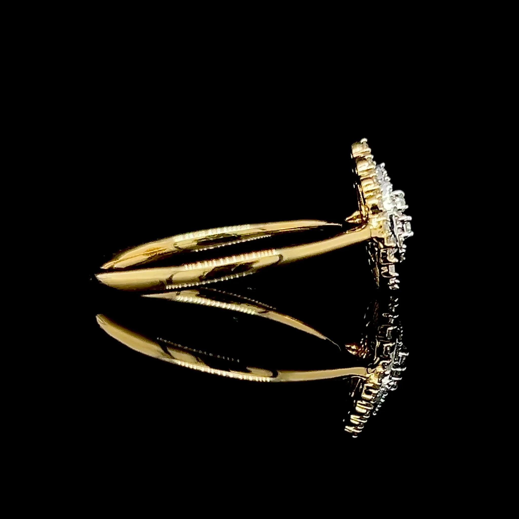 #LVNA2024 | Golden Pear Paved Diamond Ring 18kt