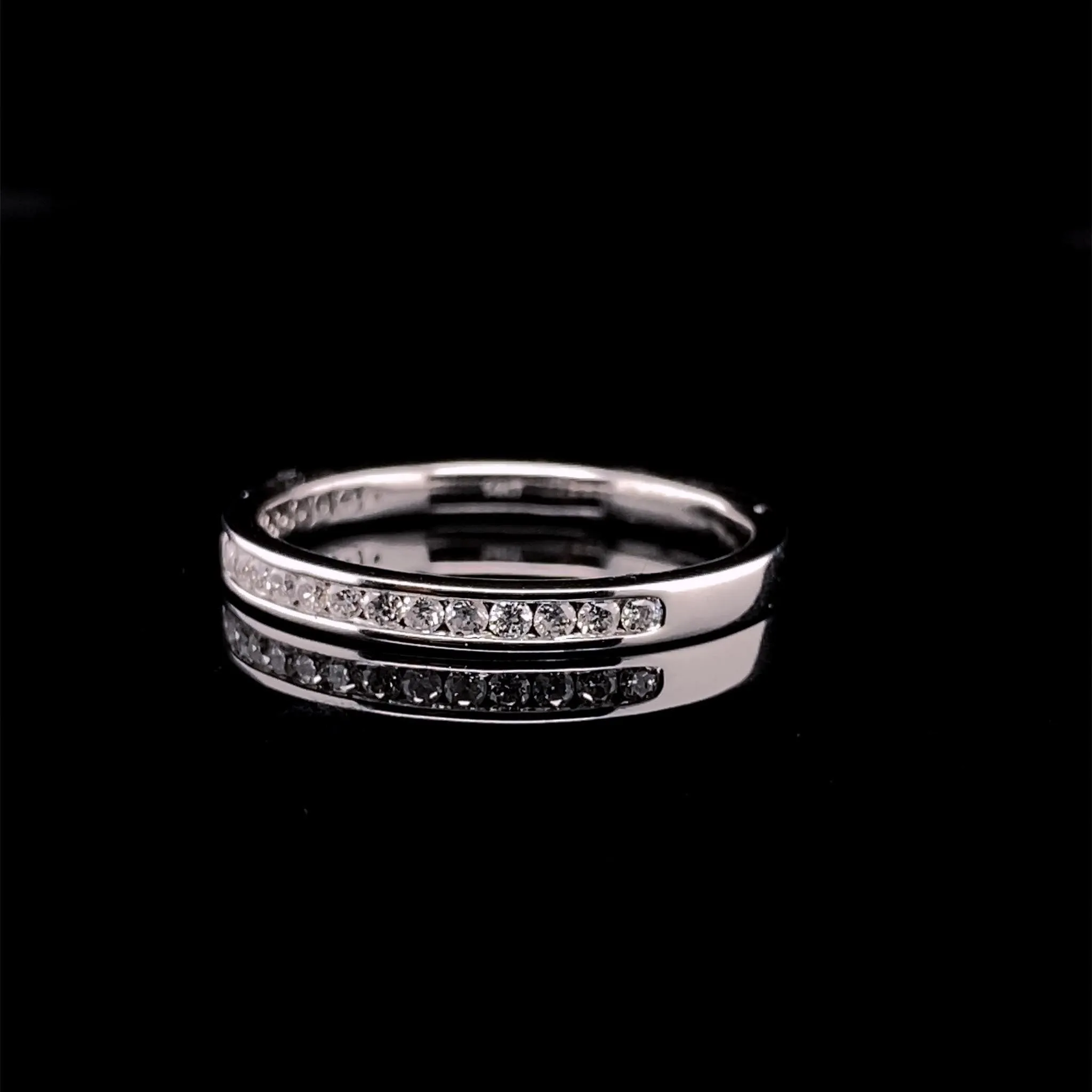 #LVNA2024 | Half Eternity Diamond Ring 18kt